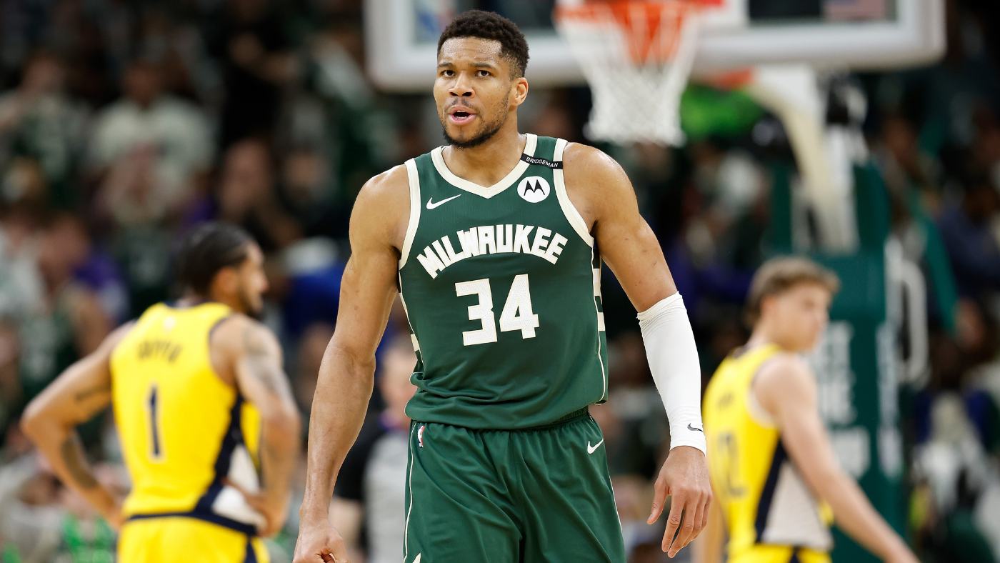Giannis Antetokounmpo expected to meet with Bucks to discuss direction of the team, per report
Giannis Antetokounmpo expected to meet with Bucks to discuss direction of the team, per report
